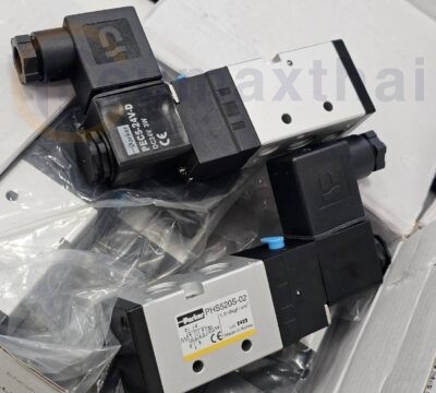 ส่ง Parker 5/2 solenoid valve รุ่น PHS520S-02-24V-D ให้ลูกค้า 10 EA