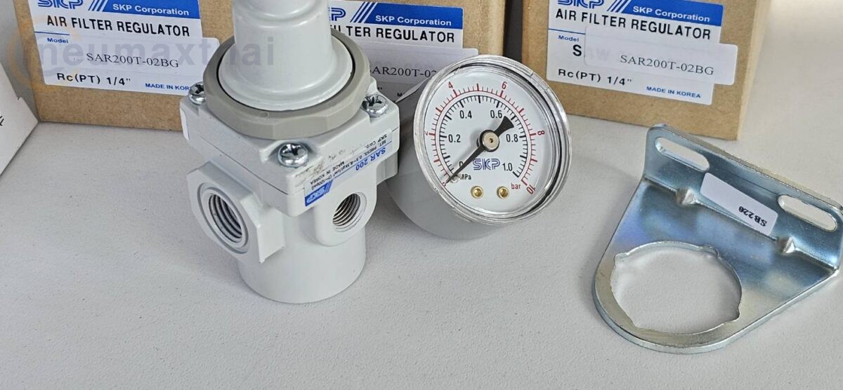 ส่งให้ลูกค้าบางชัน SAR200T-02BG T-TYPE Regulator 1/4″