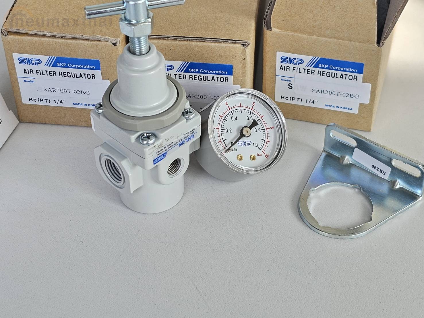 SAR200T-02BG T-TYPE Regulator 1/4"