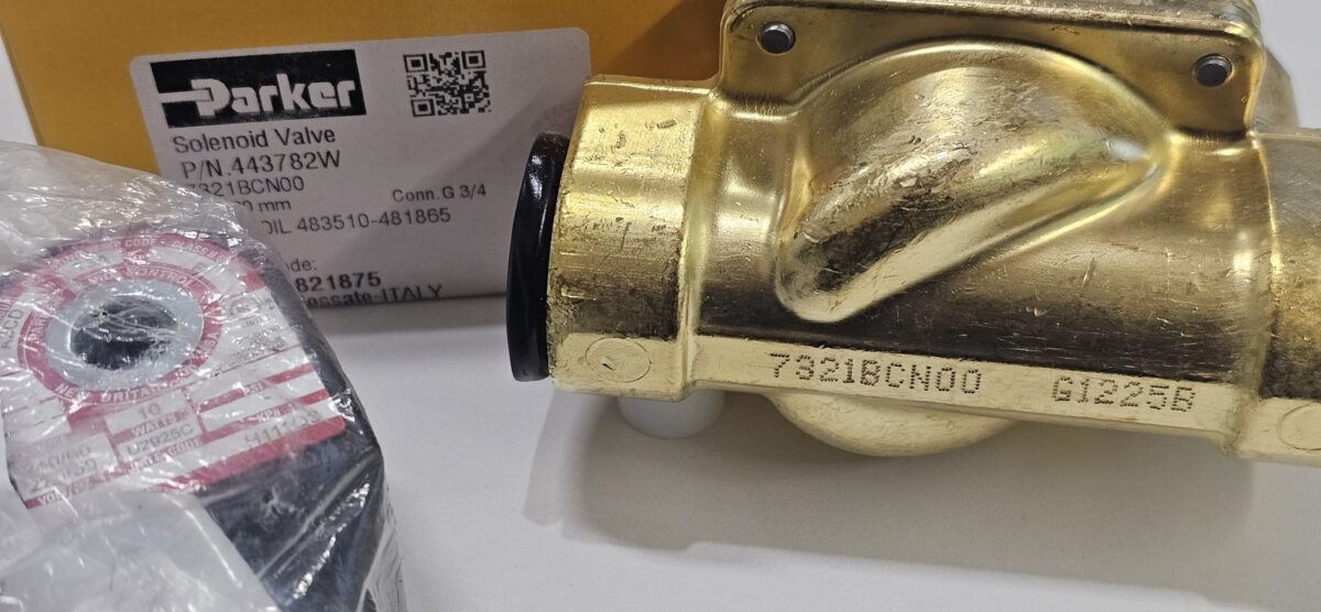 ส่ง 7321BCN00-H111Q3-2 2/2 SOLENOID VALVE 3/4″ ,NC ,AC220 ,”PARKER”