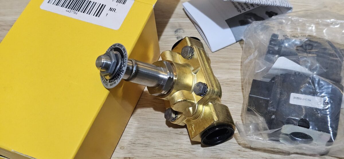 ส่ง P-VE7321BAN00-5 2/2 SOLENOID VALVE 1/2″ , TYPE : NC ,DC24 “PARKER”