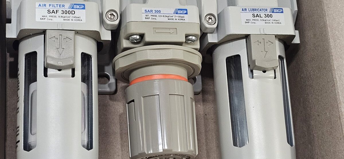 ส่ง SAU300-03BG F.R.L UNIT (3 UNITS) 3/8″ ,MANUAL DRAIN , “SKP”