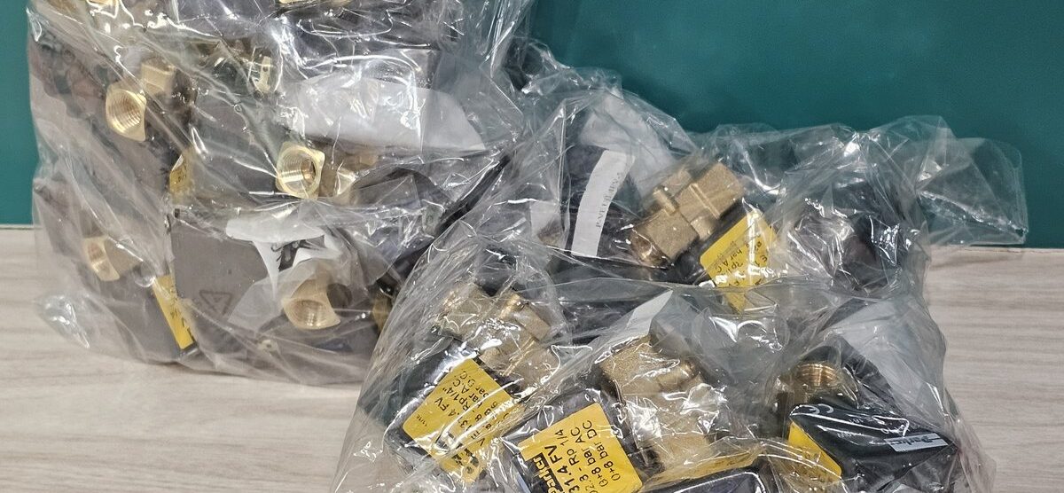 ส่ง P-VE131.4FV-5 2/2 SOLENOID VALVE 1/4″ ,24VDC “PARKER”
