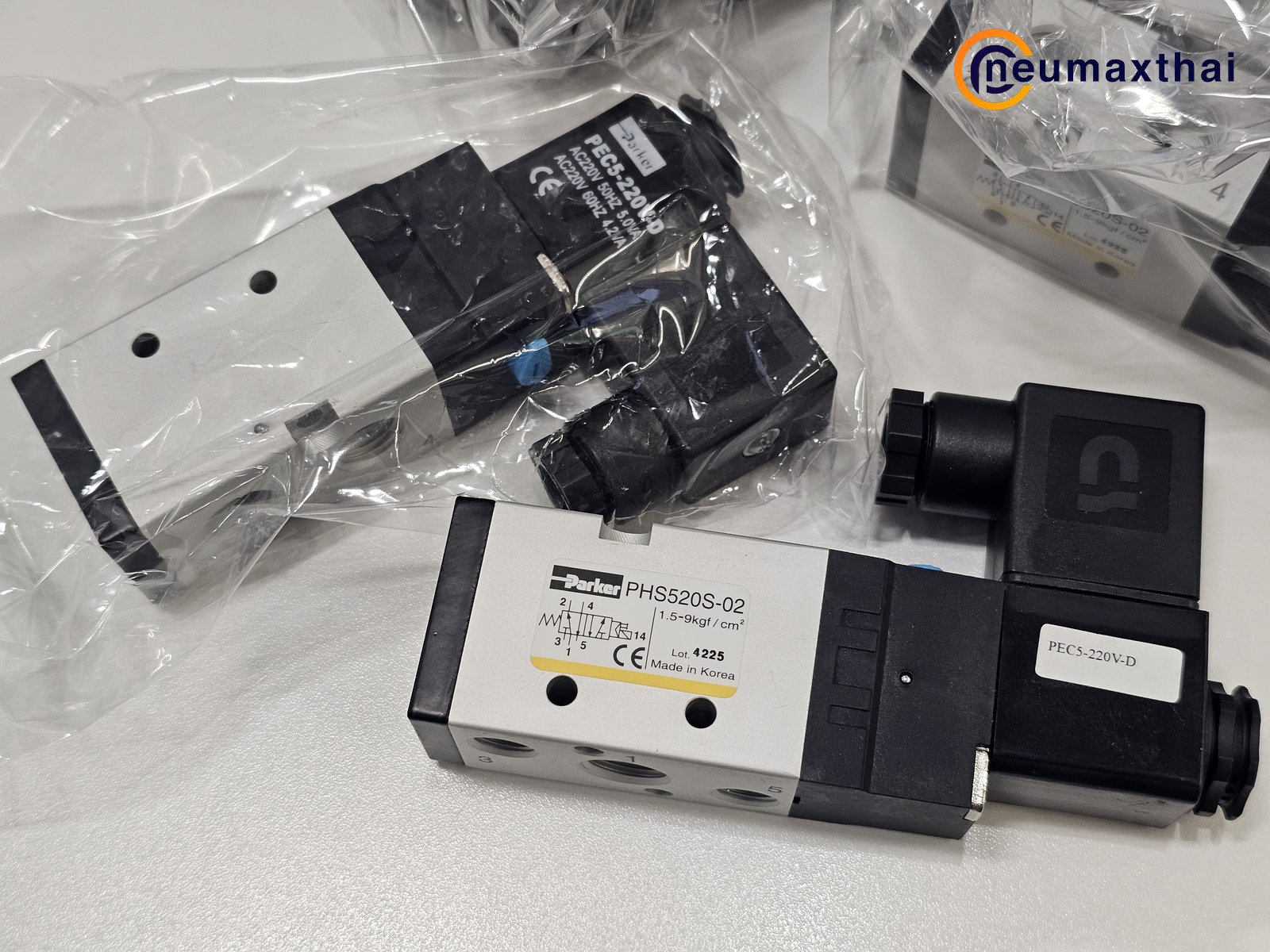 PHS520S-02-220V-D 5/2 SOLENOID VALVE 1/4" , AC220V "PARKER"