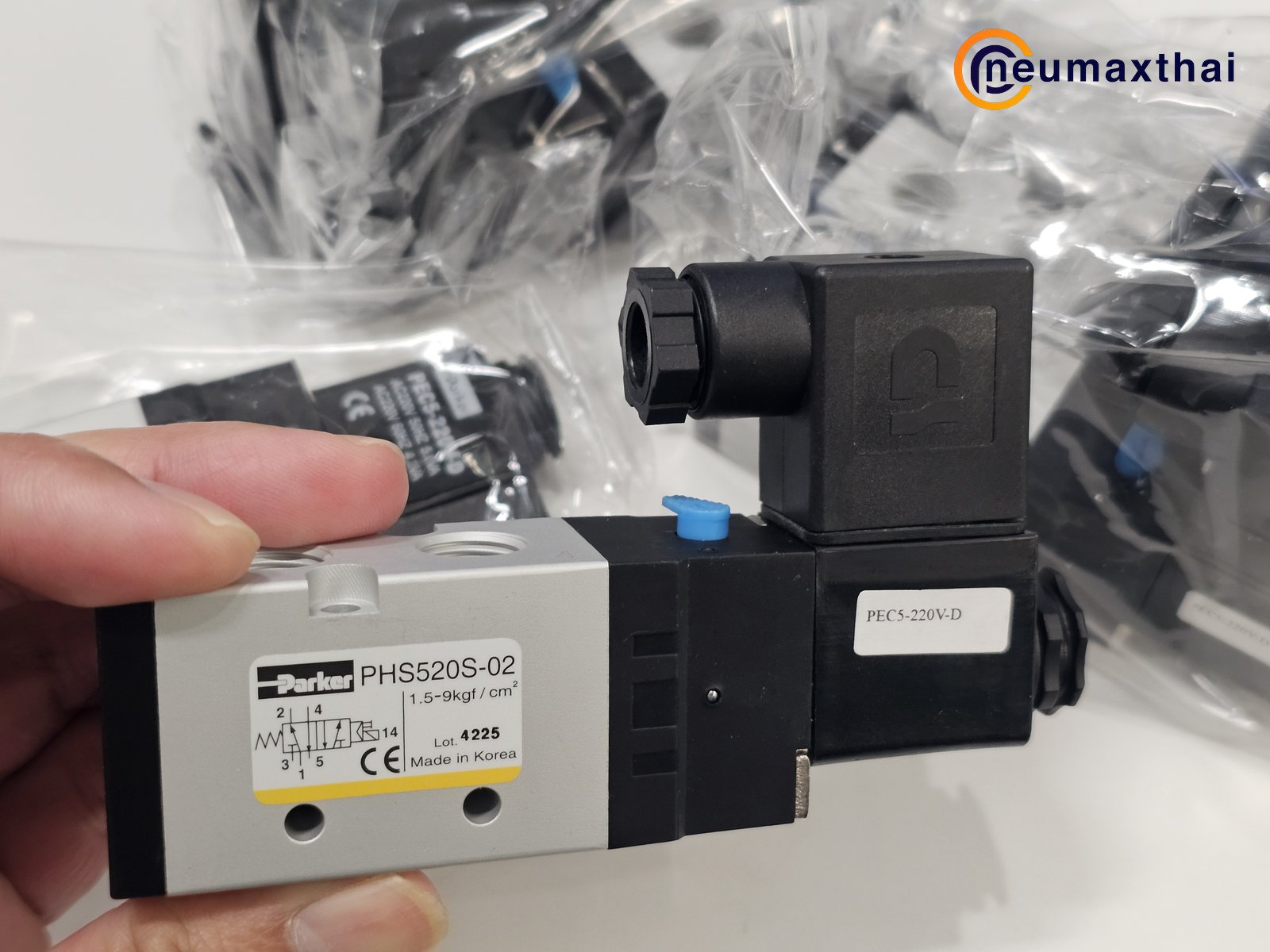 PHS520S-02-220V-D 5/2 SOLENOID VALVE 1/4" , AC220V "PARKER"