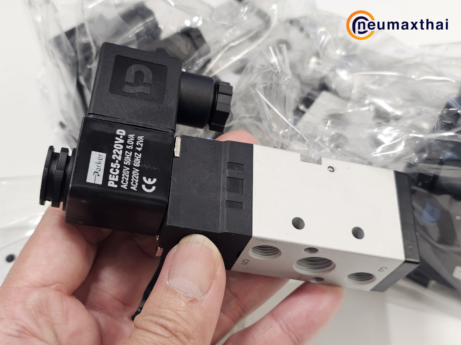 PHS520S-02-220V-D 5/2 SOLENOID VALVE 1/4" , AC220V "PARKER"