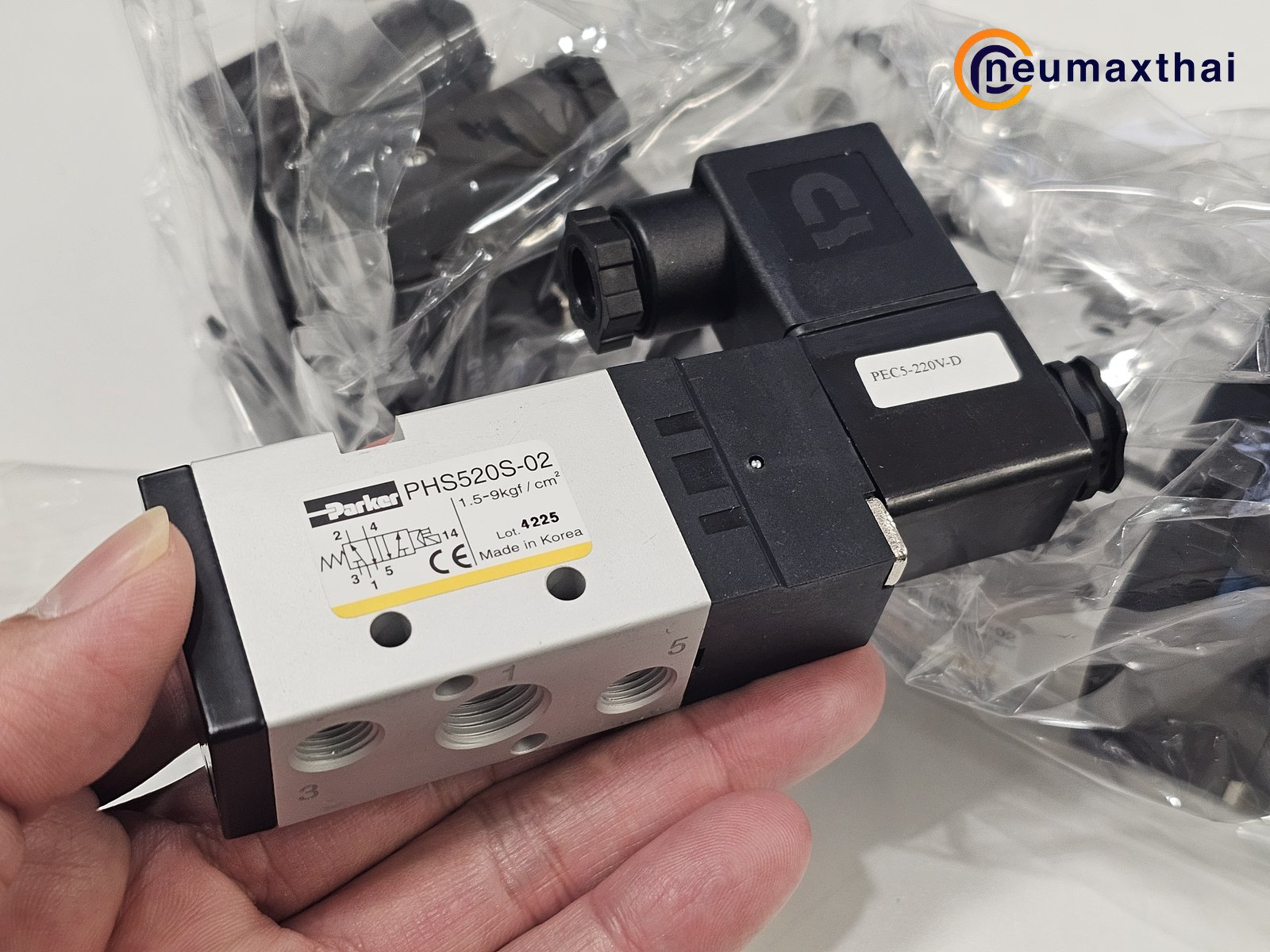 PHS520S-02-220V-D 5/2 SOLENOID VALVE 1/4" , AC220V "PARKER"