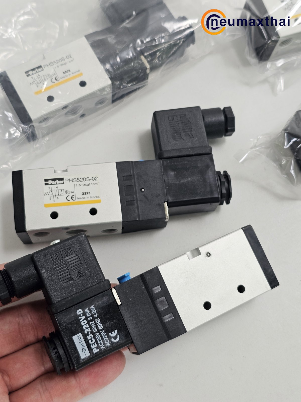 PHS520S-02-220V-D 5/2 SOLENOID VALVE 1/4" , AC220V "PARKER"