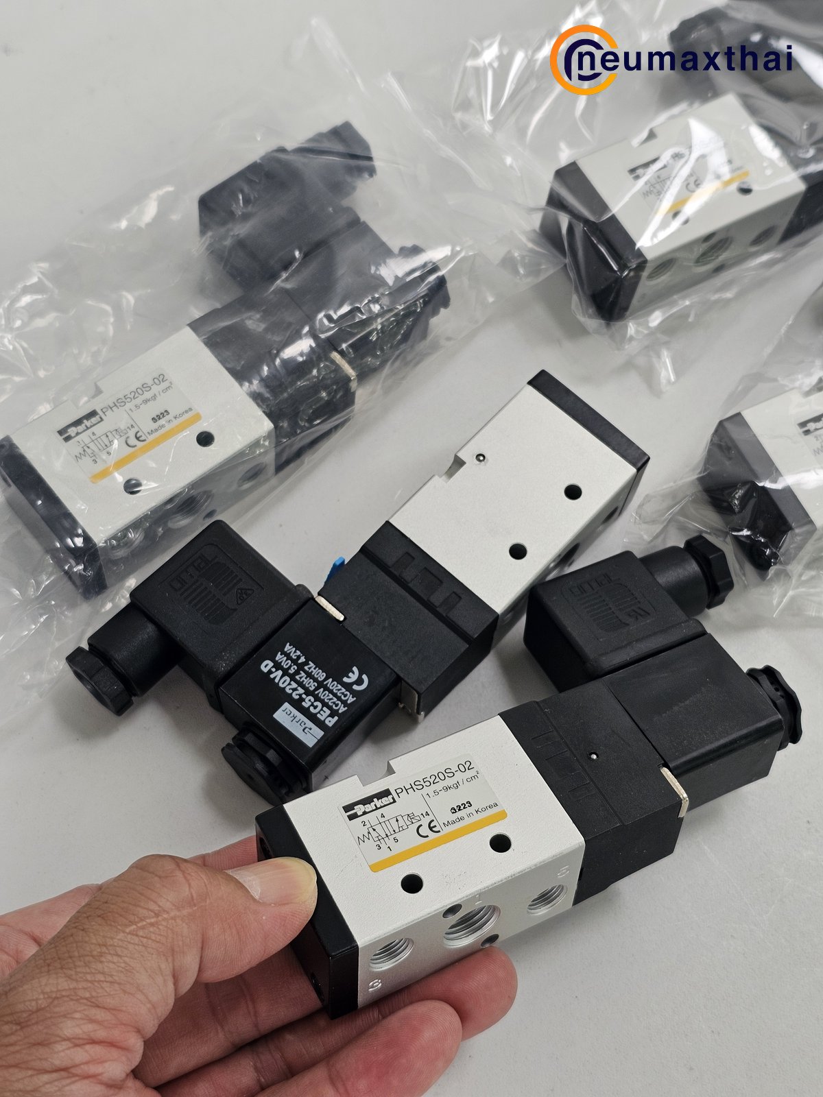 PHS520S-02-220V-D 5/2 SOLENOID VALVE 1/4" , AC220V "PARKER"