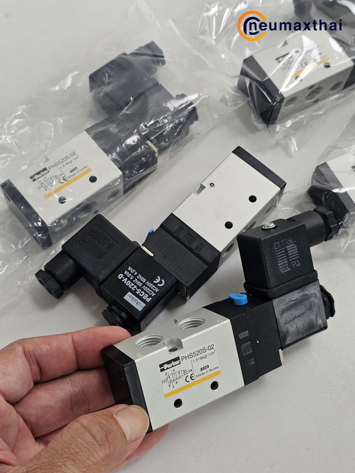PHS520S-02-220V-D 5/2 SOLENOID VALVE 1/4" , AC220V "PARKER"