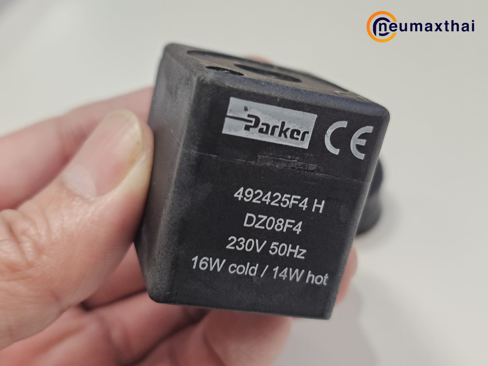 492425F4 DZ08-AC220 "PARKER"