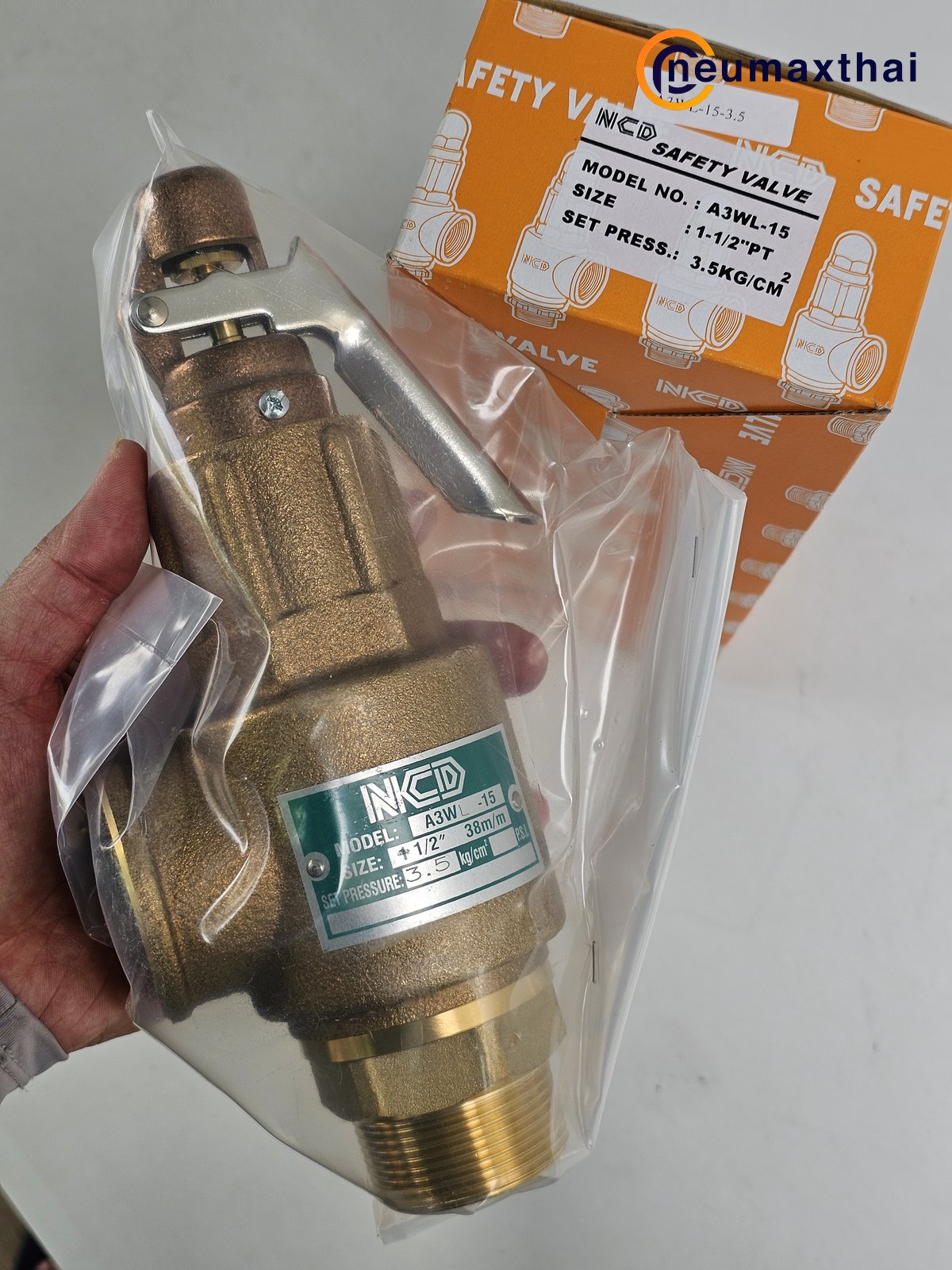 A3WL-15-3.5 SAFETY RELIEF VALVE 1.1/2" 3.5Kgf/cm2, มีด้าม  "NCD"