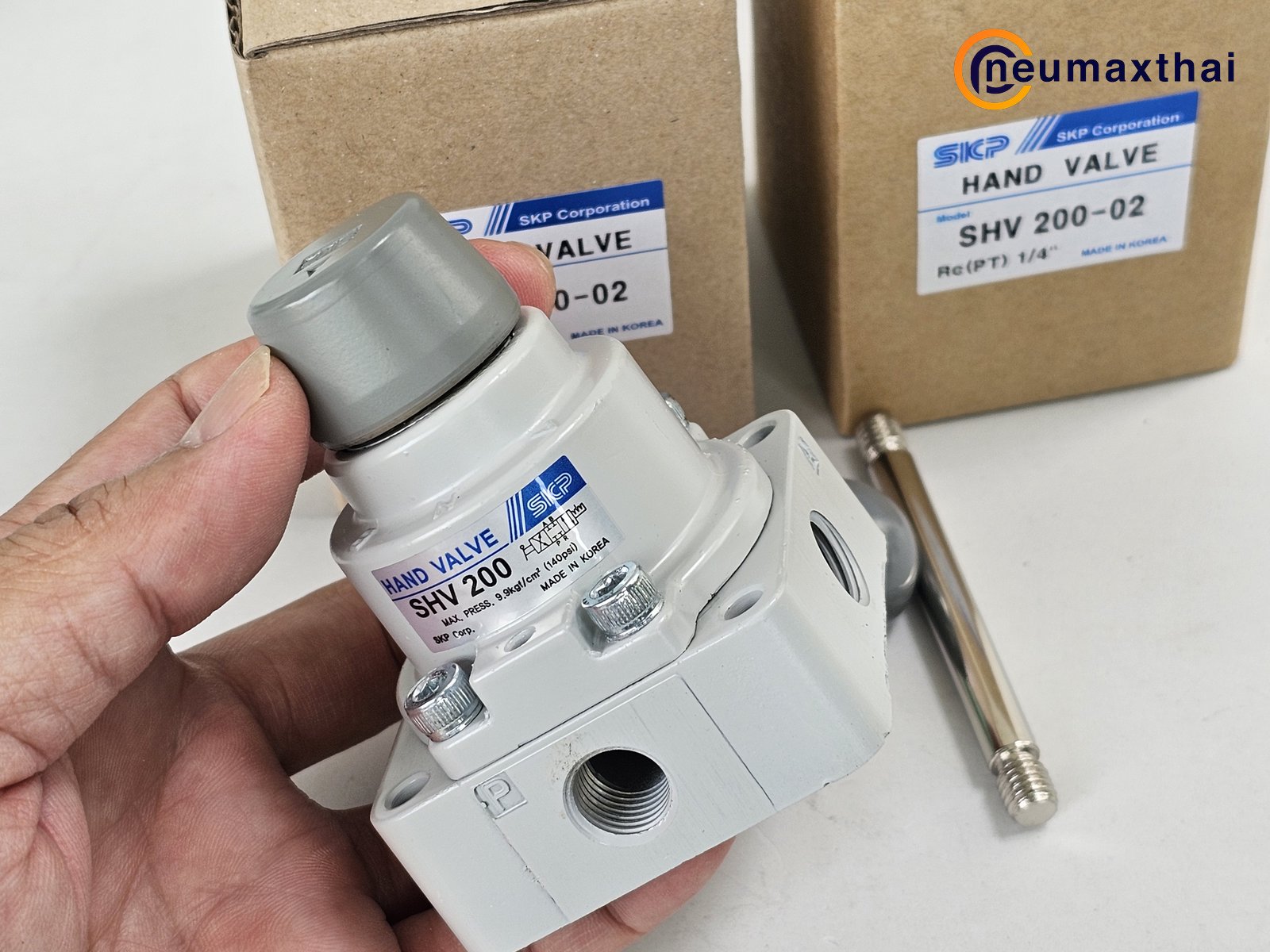 SHV200-02 4/3 CLOSE CENTER HAND VALVE 1/4" , "SKP"