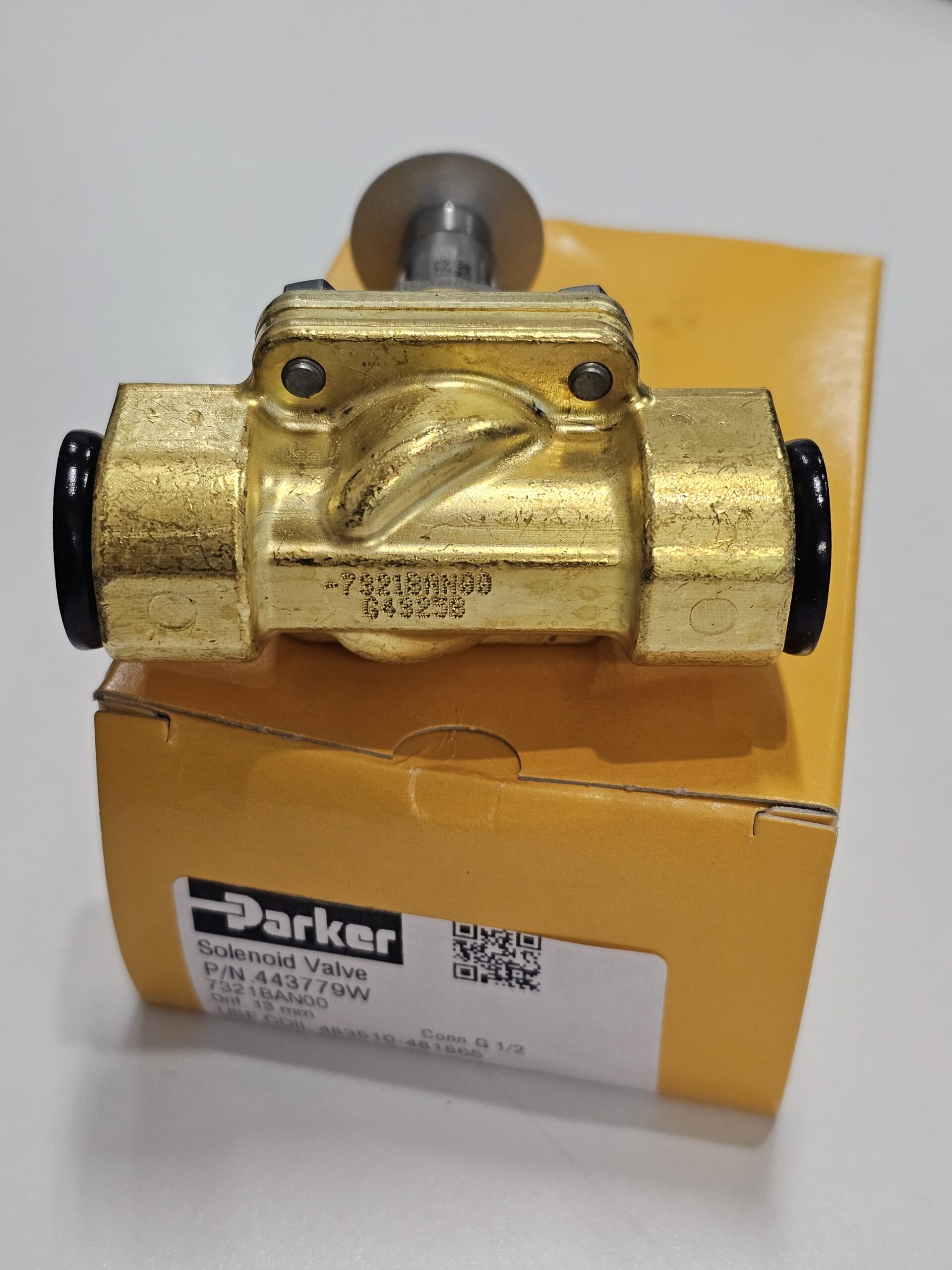 P-VE7321BAN00-2 2/2 SOLENOID VALVE 1/2" TYPE:NC, AC220V "PARKER"